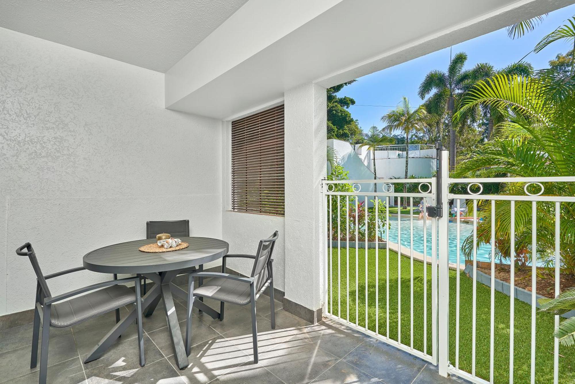 Alassio Apartments With Direct Pool Access Palm Cove Phòng bức ảnh