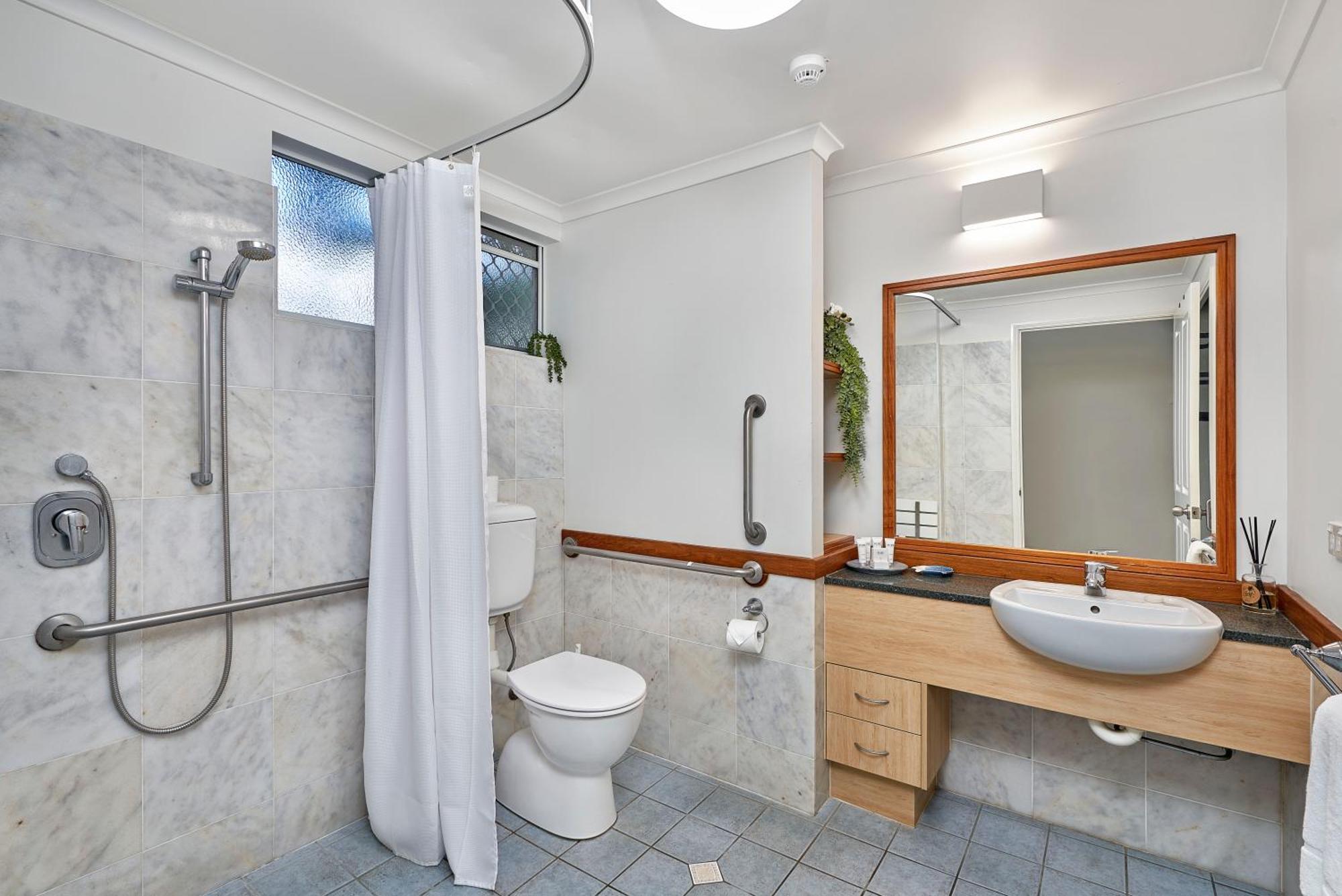 Alassio Apartments With Direct Pool Access Palm Cove Phòng bức ảnh